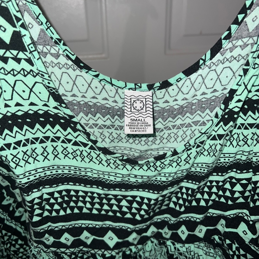 Tank ✨ - Picture 2 of 2
